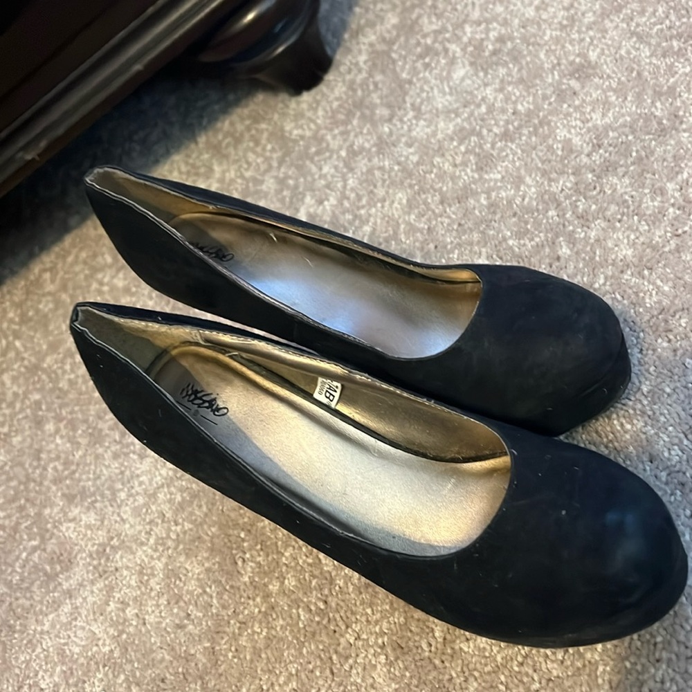 Suede black heels